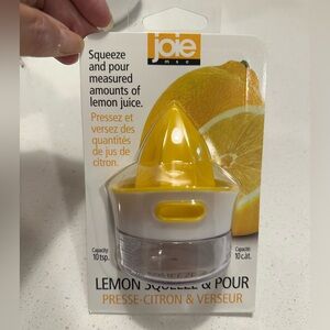 Joie Yellow Lemon Squeezer NWT